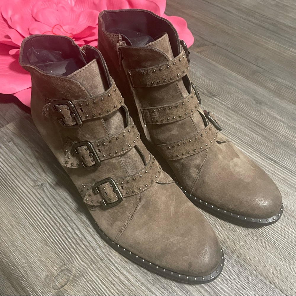 PAUL GREEN SoHo Moto Studded Buckle Suede Leather Ankle Booties Sz 9 in Mineral